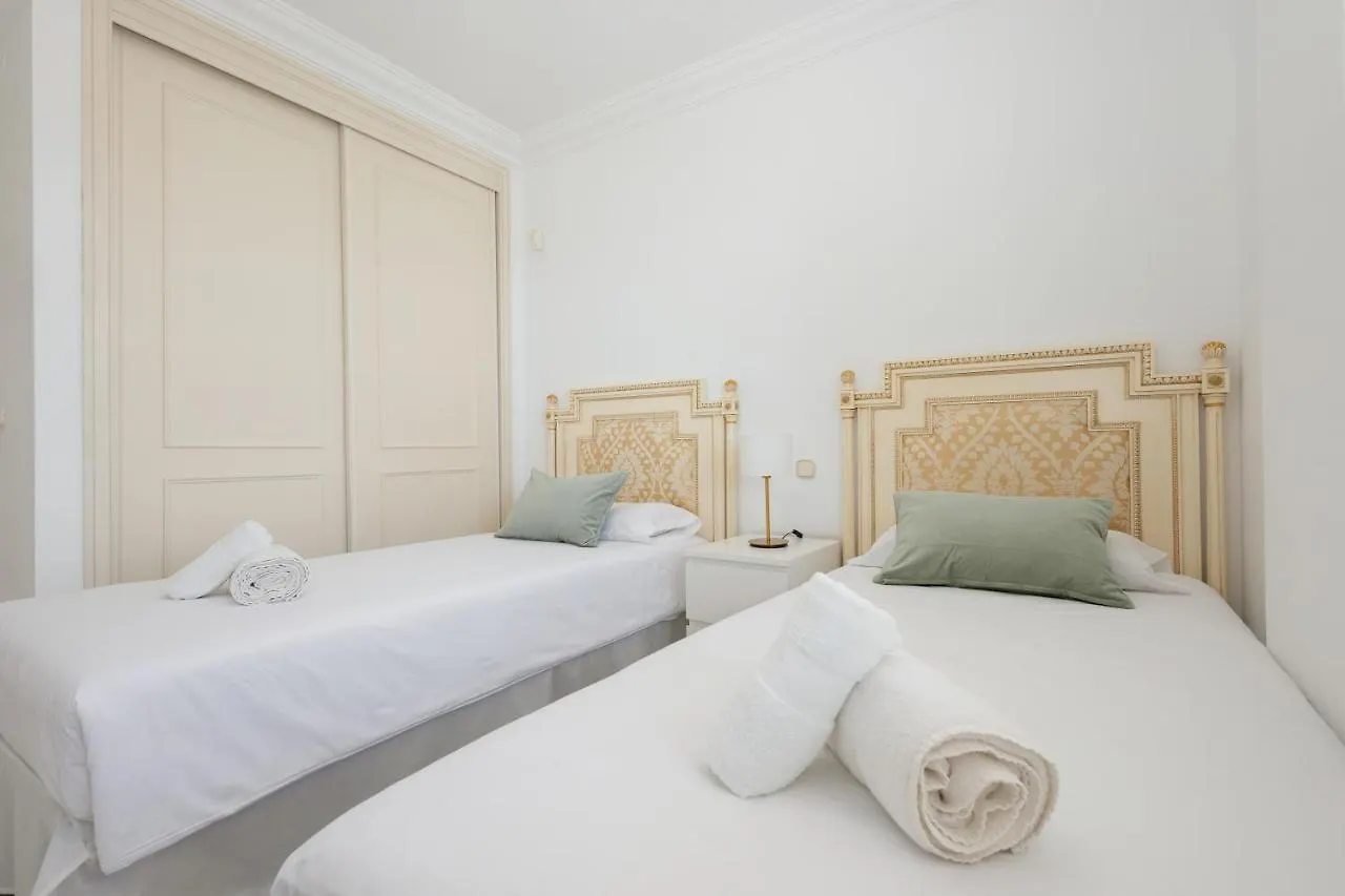 Sea View Apartment In The Center Of Puerto Banus And Private Parking Marbella